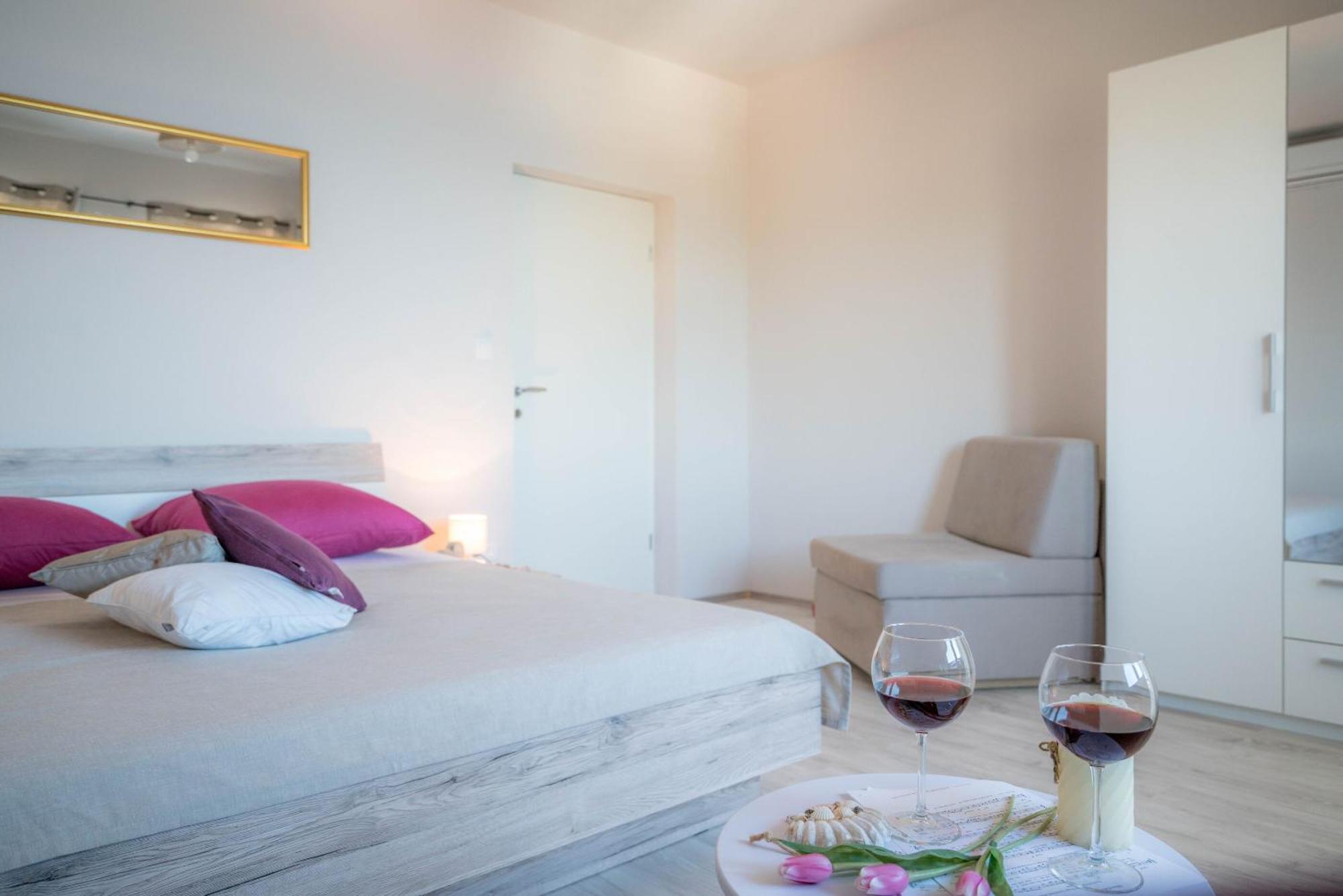 Apartments Sonata Omiš Extérieur photo