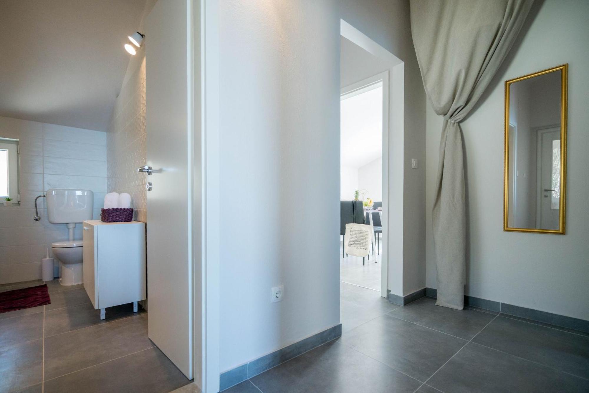 Apartments Sonata Omiš Extérieur photo