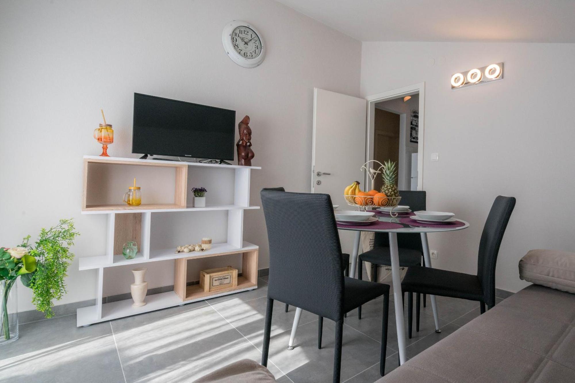 Apartments Sonata Omiš Extérieur photo