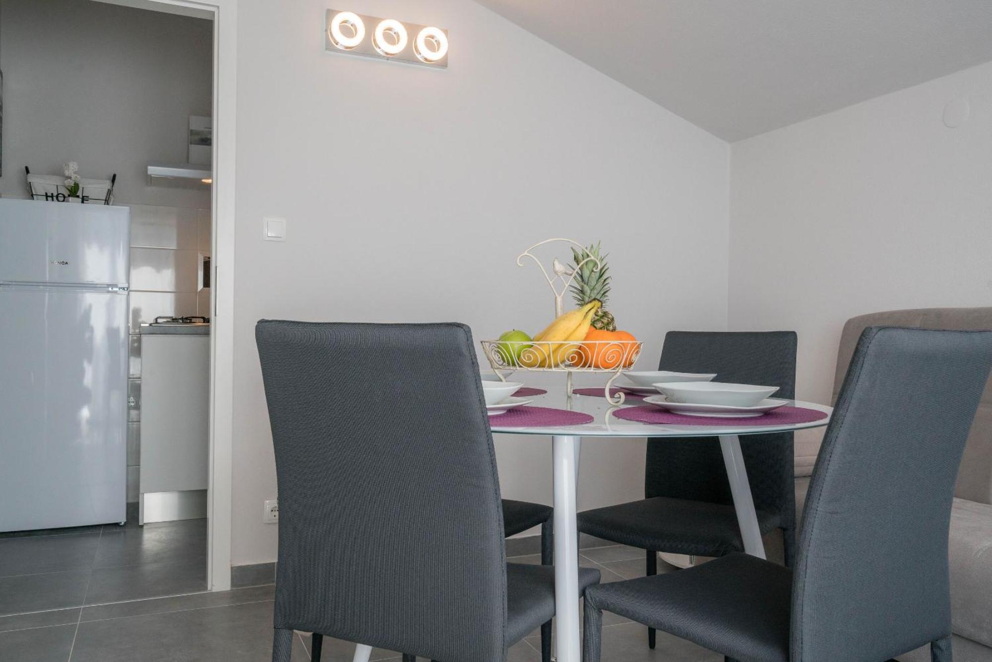 Apartments Sonata Omiš Extérieur photo