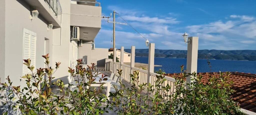 Apartments Sonata Omiš Extérieur photo